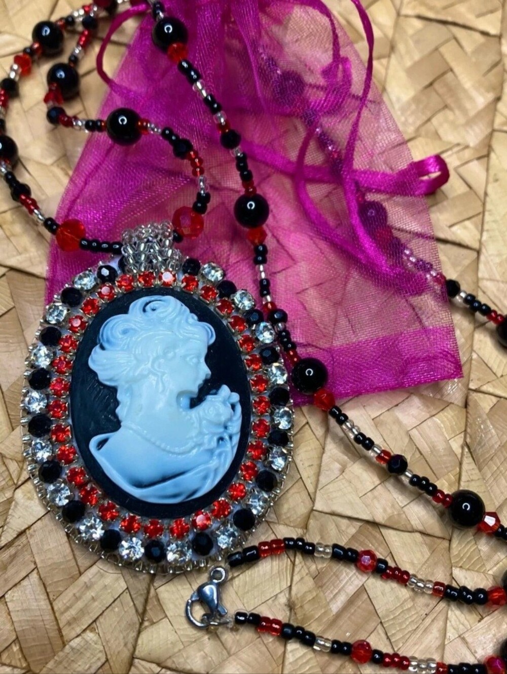 Handmade Beaded Cameo Pendant Necklace Gothic Red Black Crystal Cabochon Gift